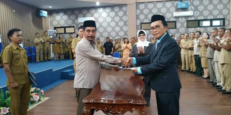 Sehan Landjar Lantik Sekda Definitif Boltim