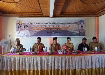 Bupati Bolsel Serahkan Kunci Rumah Khusus Nelayan