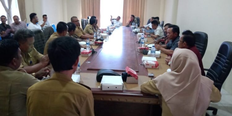 RDP Dana Kelurahan Imandi Alot, Lurah Sempat Pukul Meja