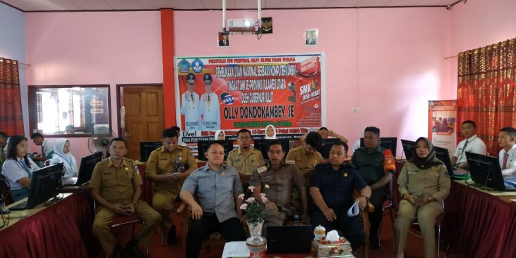 Buka UNBK, Eyang Doakan Peserta Sukses