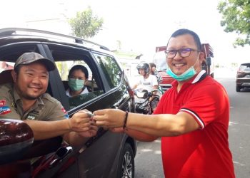 DPC PDIP Bolsel, KBM dan Sahabat H2M Berbagi Masker Gratis