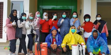 Puskesmas Biontong Lakukan Penyemprotan Pencegahan Covid-19