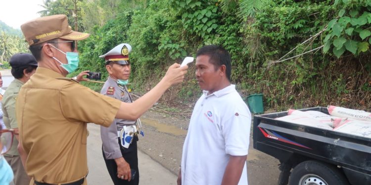Bupati Bolsel Kembali Tinjau Posko Gugus Tugas Covid-19 di Depan RSUD Bolsel