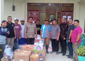Peduli, DPRD Kotamobagu Berbagi Sembako dengan Korban Banjir Bandang di Bolmut dan Bolmong