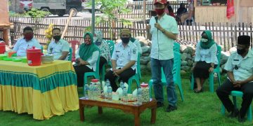 Kamaru Sumbang 100 Sak Semen Untuk Pembangunan Masjid Desa Pakuku