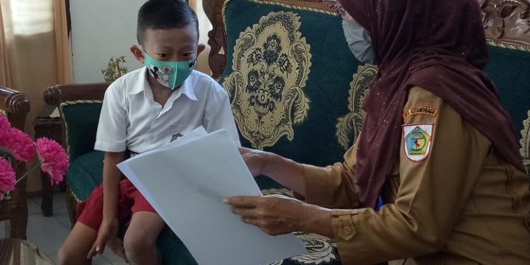 Siswa-siswi SD dan SMP Kotamobagu Gelar Ujian Semester di Rumah