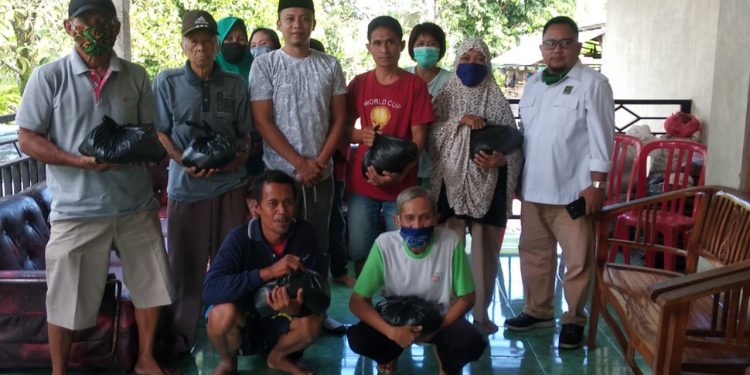 Kader PKB Kotamobagu Salurkan Bantuan Sembako