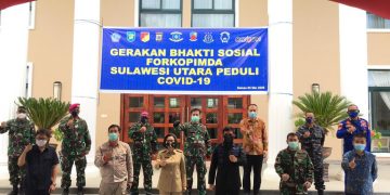 Forkopimda Sulut  Bagikan Bantuan  Sembako Kepada Warga Pesisir Bolmong