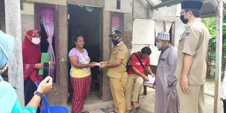 Pemdes Bulawan Dua Salurkan BLT DD