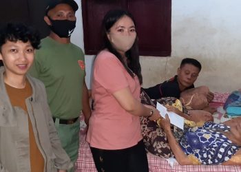 Hindari Kerumunan, Desa Moyag Tampoan Bagikan BLT Secara Door to Door