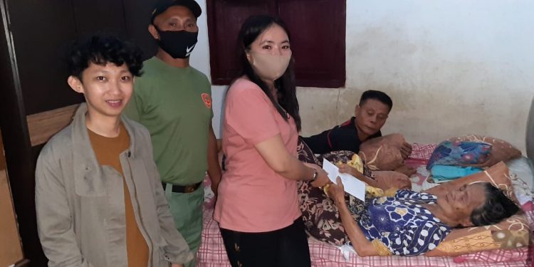 Hindari Kerumunan, Desa Moyag Tampoan Bagikan BLT Secara Door to Door