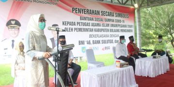 Pemkab Bolmong Salurkan Bantuan kepada Imam dan Pegawai Syar’i di 15 Kecamatan