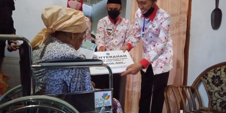 Bupati Bolsel Hadiri Penyaluran BLT DD Tahap II di Desa Popodu