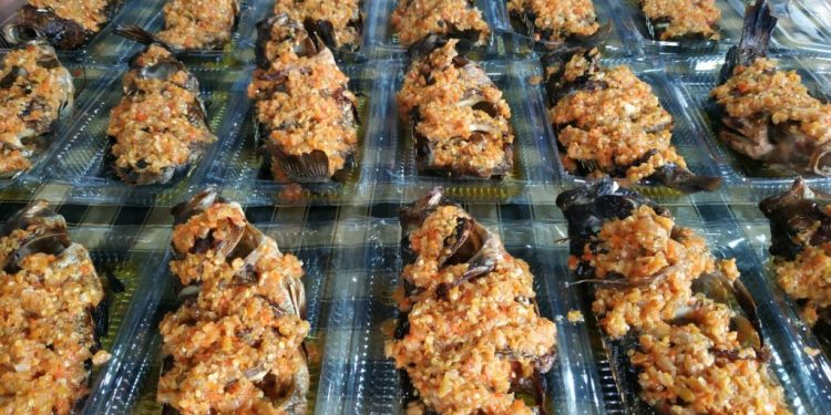 Ikan Bakar Mom Twins Hasilkan Lebih Banyak Rupiah di Bulan Ramadhan