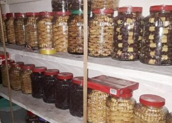 Jelang Lebaran, Kue Kering Ibu Sri Laris Manis