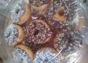 Kue Donat Lezat Mama Nay, Raup Keuntungan Hingga Ratusan Ribu Tiap Hari