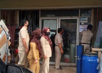 Pelanggan Masuk Toko Tak Pakai Masker, Tidak Akan Dilayani