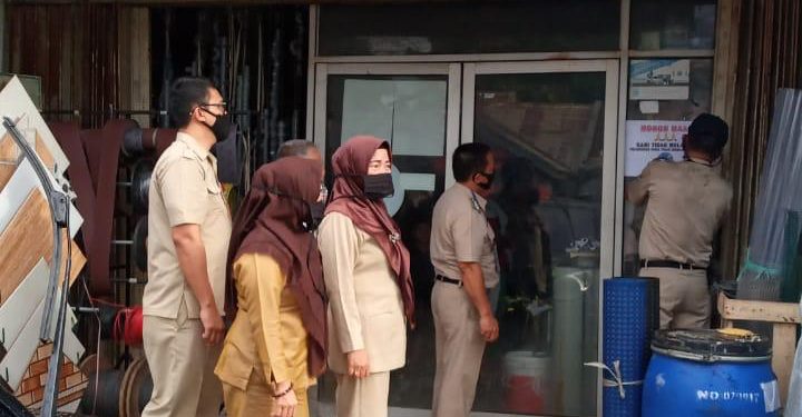 Pelanggan Masuk Toko Tak Pakai Masker, Tidak Akan Dilayani