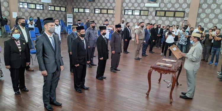 Eyang Ambil Sumpah Dan Definitifkan Sejumlah Pejabat Boltim