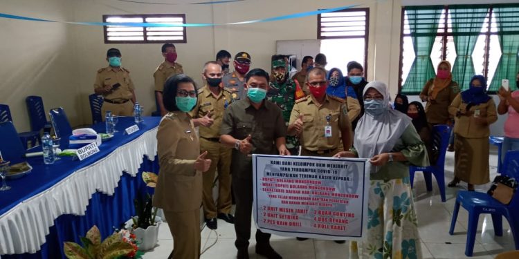 Ditengah Pandemi, 60 Kelompok UKM Menjahit Dapat Bantuan