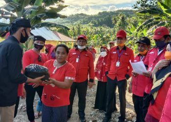 Peringati Bulan Bung Karno, DPC PDIP Bolsel Gelar Bakti Sosial