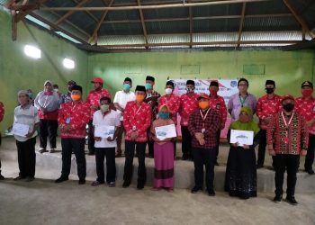 BLT-DD Tahap III Desa Trans Pato’a Diserahkan Bupati Bolsel