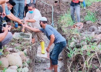 Nayodo Letakan Batu Pertama Pembangunan Masjid Hasan Umar