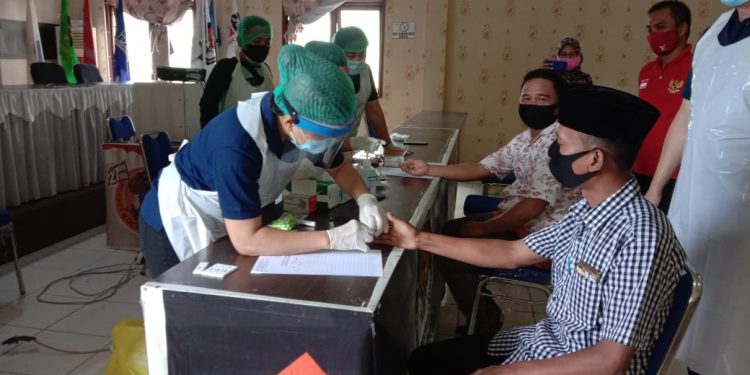 KPU Bolmut Laksanakan Rapid Tes Petugas Adhoc Penyelenggara Pemilu