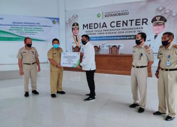 Melalui Pemkot, BPJS Salurkan Bantuan Sembako Kepada 200 Pekerja Terdampak Covid-19