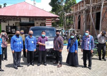 Nayodo Serahkan 1 Unit Mobil Operasional Kepada BUMDes Gogaluman
