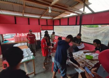 Gempar Bolsel Adakan Dapur Umum Bantu Korban Banjir