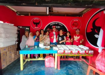 Hari Kedua Banjir, Bupati dan Ketua DPRD Bolsel Tinjau Dapur Umum