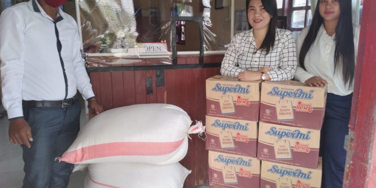 Koperasi Karya Usaha Unit Molibagu Salurkan Bantuan Banjir Melalui IKA PMII Bolsel