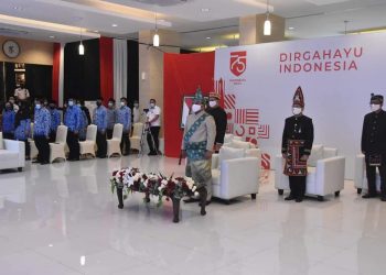 Kepala Badan BP2MI Pakai Baju Adat Bolaang Mongondow di HUT RI ke-75