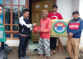 Peduli Korban Banjir, GP. Ansor Dan IKA PMII Bolsel Salurkan Bantuan