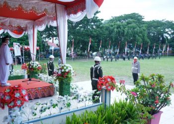 Nayodo Pimpin Penurunan Bendera Merah Putih di HUT RI ke-75