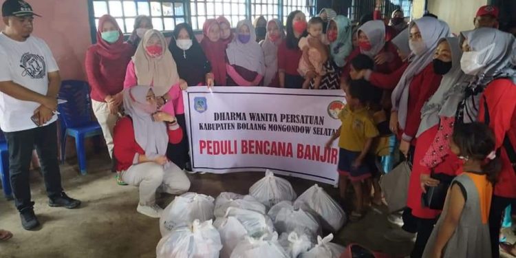 PDW Bolsel Bantu Warga Pengungsian Dampak Bencana Alam Tomini
