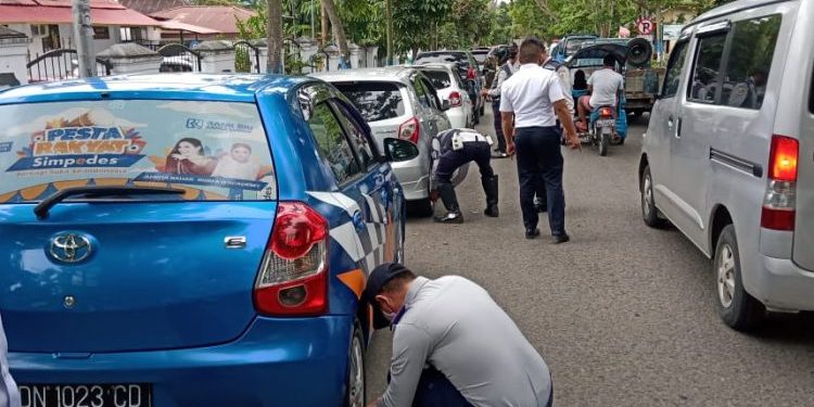 Dishub Kotamobagu Gembosi Kendaraan Parkir Liar