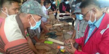 Dongkrak Ekonomi, Pelly Ubah Batok Kelapa Menjadi Cangkir dan Aksesoris