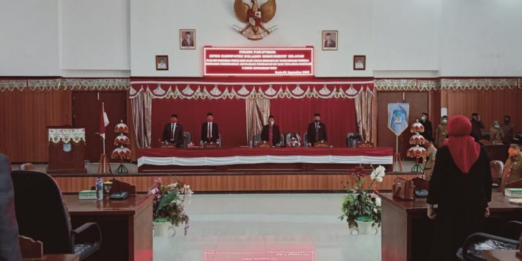 Bupati Bolsel Hadiri Paripurna Persetujuan Anggaran Perubahan 2020