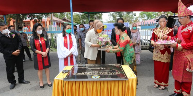 Tatong Bara Hadiri Peresmian Gereja GMIBM Jemaat Imanuel