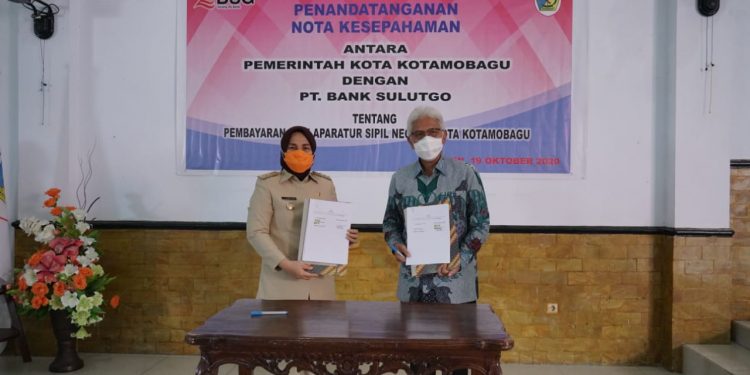 Tatong Bara dan Dirut Bank SulutGO Teken MoU Pembayaran Gaji ASN