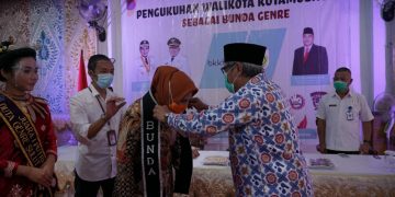Tatong Bara Dinobatkan Sebagai Bunda Genre Kotamobagu