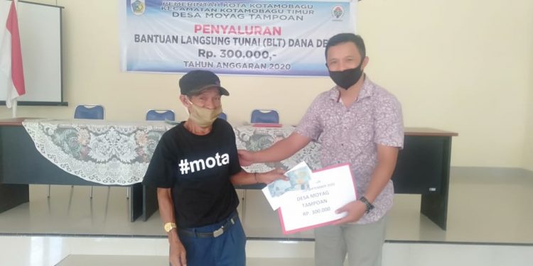 Desa Moyag Tampoan Salurkan BLT Dandes Tahap Enam