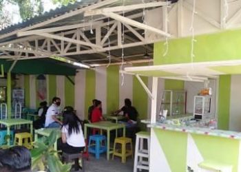 Kedai Ratu’Z Menyiapkan Berbagai Menu Makanan dan Minuman