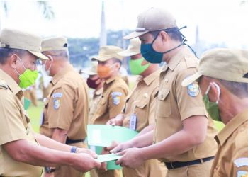 Bupati Bolmut Serahkan 23 SK PJS Sangadi