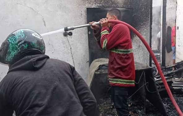 Setelah Molinow, Si jago Merah Melahap Rumah di Desa Pontodon Timur