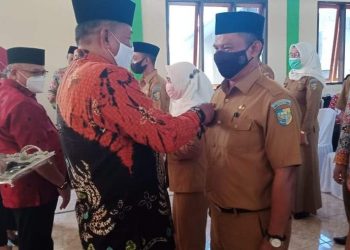 Bupati Bolmut Serahkan 14 SK Pjs Sangadi