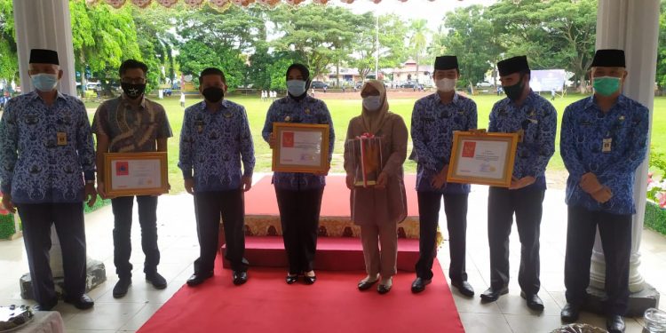 Tatong Bara Terima Penghargaan Siddhakarya Tahun 2020