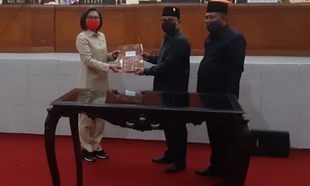 Pemda dan DPRD Bolmong Tetapkan APBD 2021